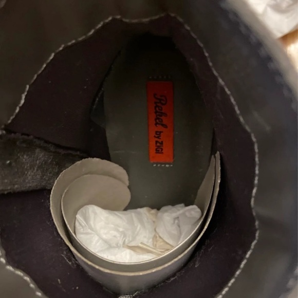 Grey Booties - Picture 3 of 4